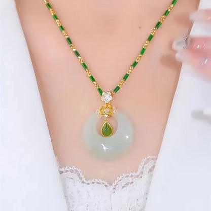 Elegant Green Teardrop Imitation Jade Pendant Necklace with Rhinestone